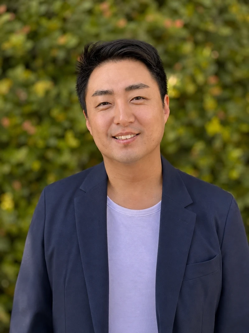 Julian Lee